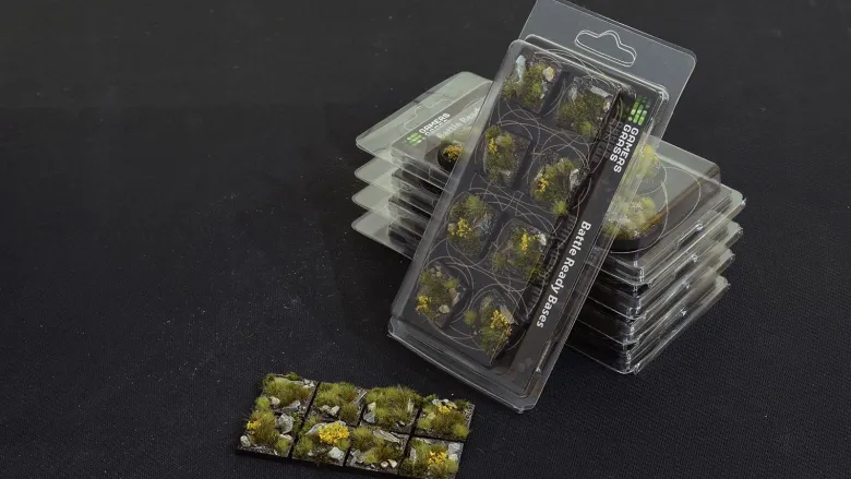 Highland Bases, Square 25mm (x8)