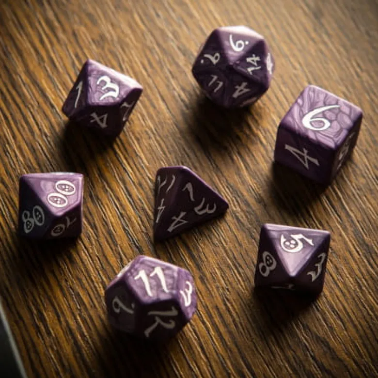 Kości RPG Klasyczne Lawendowo-białe (7)